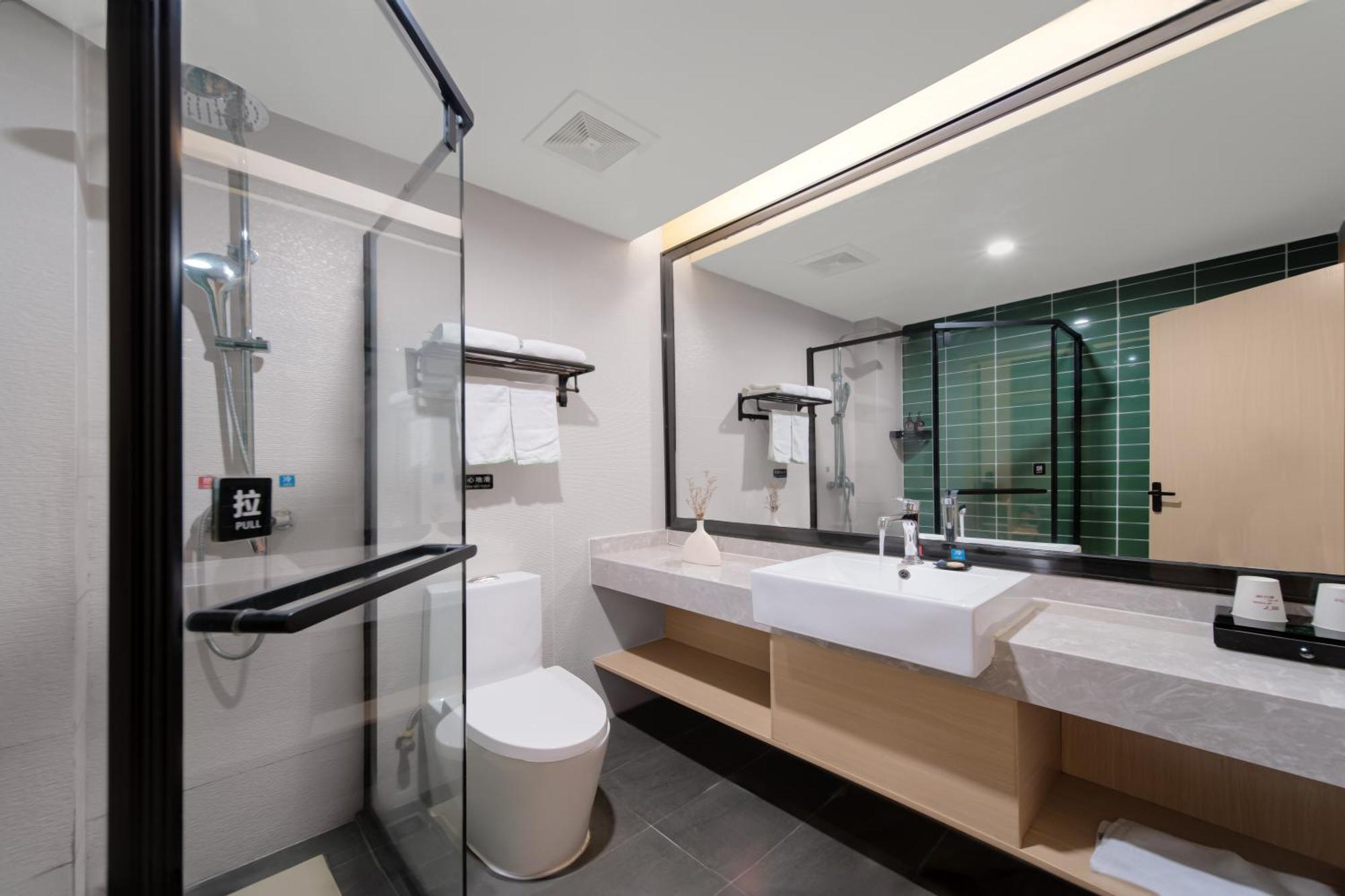 Bai Ling Hotel Nanning Esterno foto