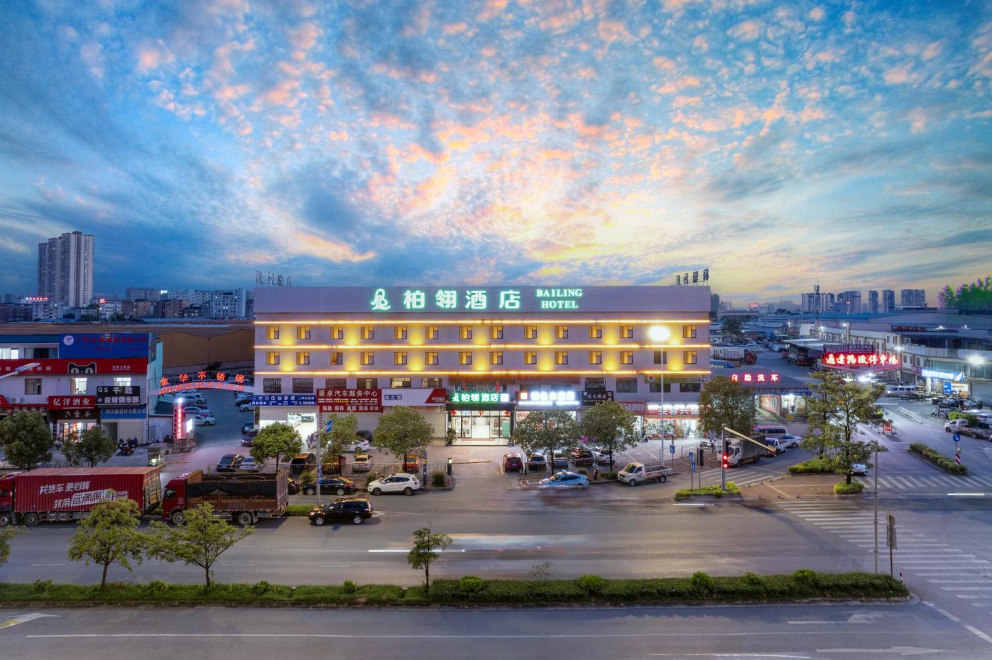 Bai Ling Hotel Nanning Esterno foto